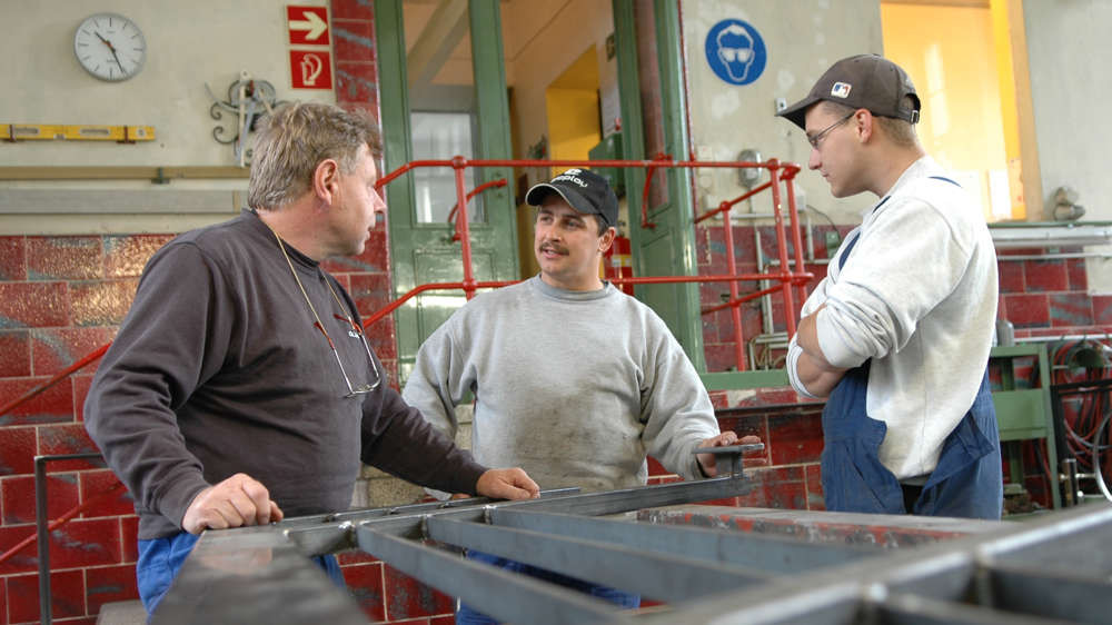 Ausbildung in einer Metallwerkstatt Ausbildung in einer Metallwerkstatt